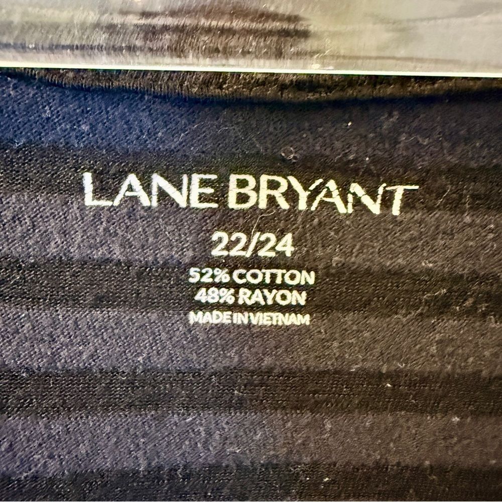 Lane Bryant Black Striped “Amour” T-Shirt Women’s Plus Size 22/24 - Picture 3 of 4